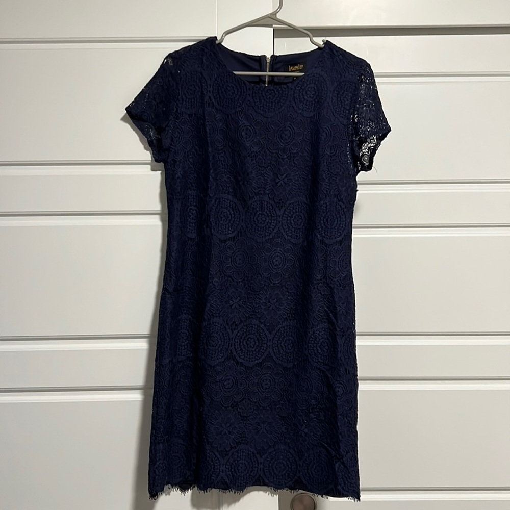 Gorgeous navy blue lace short dress!